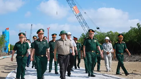 Năm 2025 bứt phá hạ tầng giao thông: Dấu ấn chỉ đạo của Thủ tướng Phạm Minh Chính