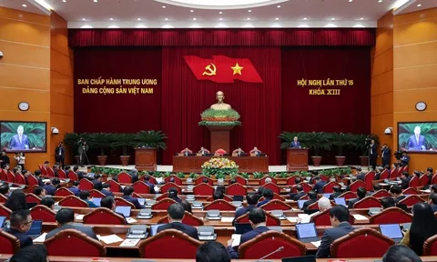 Khai mạc Hội nghị Trung ương 15