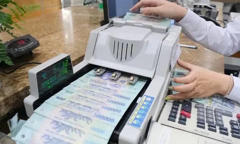 Lãi suất liên ngân hàng vọt lên 17%, lý do là gì?