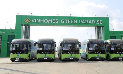 Từ nay, hàng nghìn công nhân làm việc cho tỷ phú Phạm Nhật Vượng sẽ được đi xe điện miễn phí