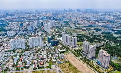 Lãi suất neo cao, doanh nghiệp địa ốc đối mặt áp lực kép