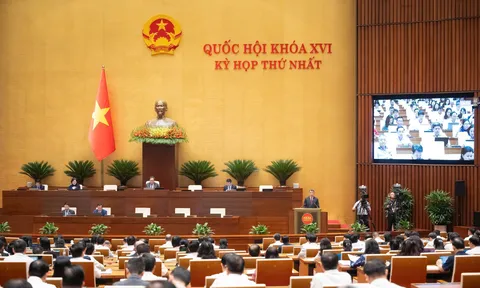 Thủ tướng: Hạn chế tối đa việc xây dựng trụ sở, trung tâm hành chính mới