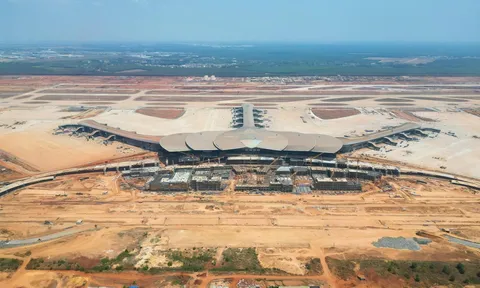 Cận cảnh sân bay Long Thành ngổn ngang, công nhân thưa thớt