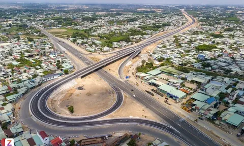 Cao tốc Biên Hòa - Vũng Tàu vướng đường điện cao thế cận ngày thông xe