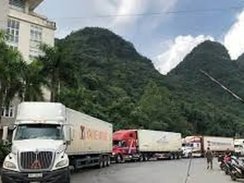 Triển khai các biện pháp cấp bách giảm ùn ứ và thúc đẩy xuất khẩu nông sản tại cửa khẩu biên giới phía Bắc