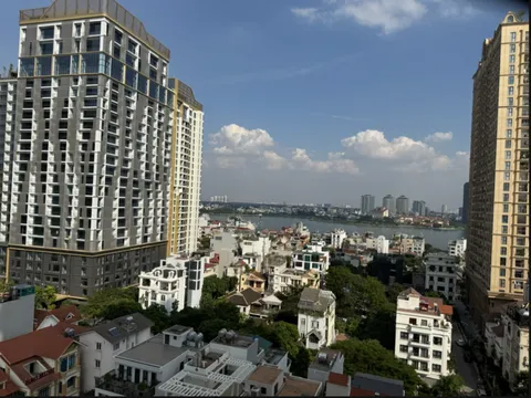 Thị trường bất động sản 2026: Hà Nội ổn định, TP.HCM tăng tốc