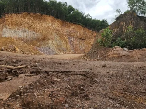 Thủ tướng yêu cầu Hà Nội rà soát ngay việc đấu giá khai thác 3 mỏ cát; xử lý nghiêm vi phạm