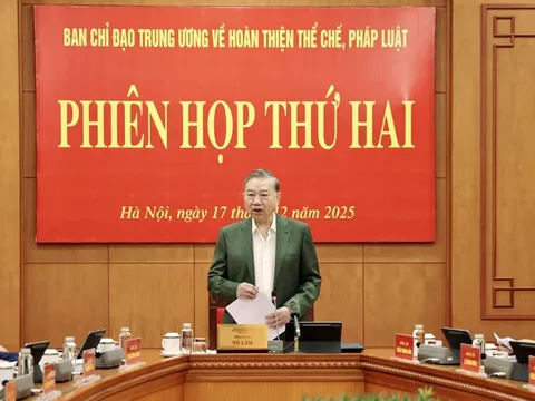 Hoàn thiện thể chế, tháo gỡ ‘điểm nghẽn’ để tạo động lực phát triển đất nước