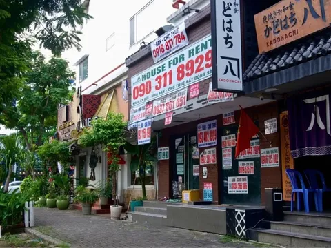 Shophouse ế ẩm: Cho thuê không được, bán không xong