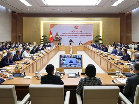 Thủ tướng: Sớm hoàn thiện chương trình hỗ trợ doanh nghiệp Việt Nam ra thế giới