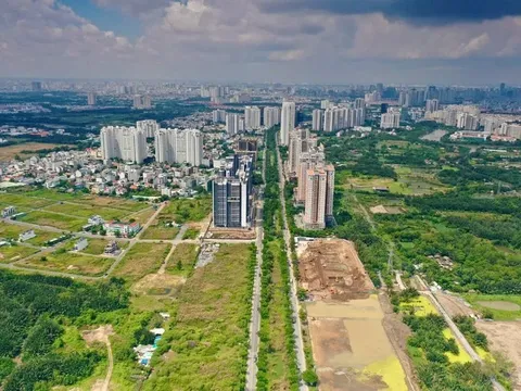 Ngân hàng thận trọng, phân tích các kênh doanh nghiệp bất động sản đang 'xoay tiền'
