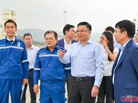 Thủ tướng: Xây dựng ngay kho dầu thô tại Nghi Sơn và tính toán các địa điểm khác