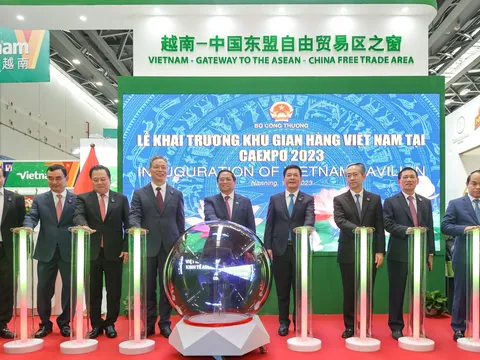 Thủ tướng Chính phủ Phạm Minh Chính khai trương Khu gian hàng Việt Nam tại Hội chợ CAEXPO 2023