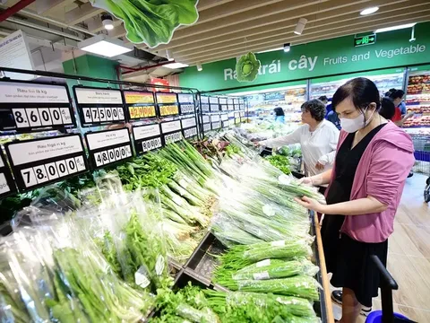 Rau củ chợ lẻ tăng giá mạnh, siêu thị TP.HCM 'siết' việc gom hàng