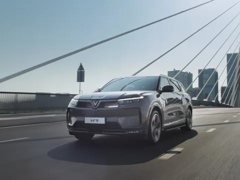 VinFast bán hơn 110.000 xe chỉ trong 9 tháng, doanh thu tăng vọt