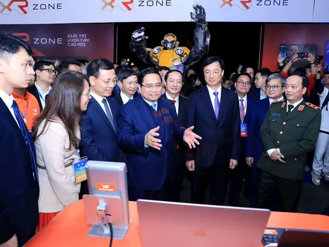 Thủ tướng: Phát triển năng lực công nghệ trong nước là con đường tất yếu