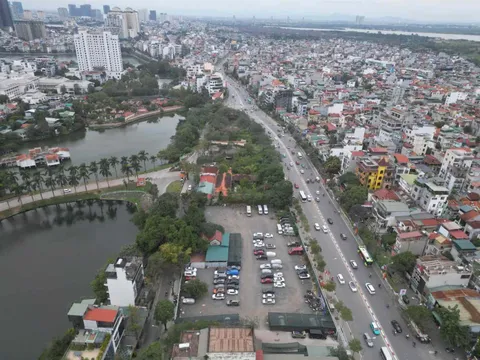 Đất dự án ở Tây Hồ thành bãi trông xe, thu hàng trăm triệu đồng mỗi tháng