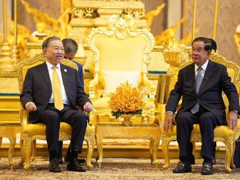 Tổng Bí thư Tô Lâm hội kiến Samdech Techo Hun Sen