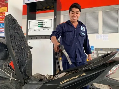 Giá xăng dầu đồng loạt giảm, có loại giảm hơn 4.000 đồng/lít