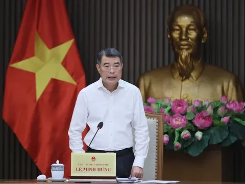 Thủ tướng Lê Minh Hưng cấm cán bộ yêu cầu người dân cung cấp thêm thông tin khi dữ liệu sẵn có