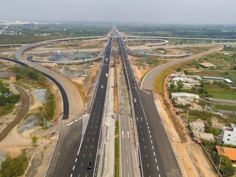 Hôm nay thông xe cao tốc Biên Hòa - Vũng Tàu và loạt tuyến miền Trung