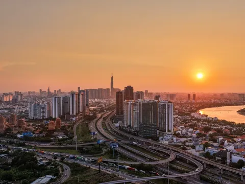 Lãi suất hạ nhiệt, dòng tiền rời ‘sóng ngắn’ tìm giá trị dài hạn