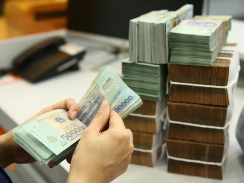 Linh hoạt trong điều hành lãi suất để ‘giữ nhịp’ dòng vốn