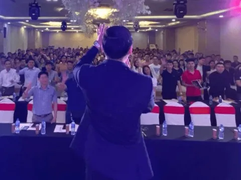 Công ty từng chuyên bán khóa học 'dạy làm giàu' chứng kiến doanh thu giảm 90%, đầu tư chứng khoán cũng đang thua lỗ