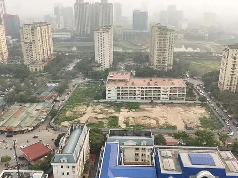 Crystal Tower Mai Hắc Đế: Gần 20 năm 'đóng băng' trên đất vàng Hà Nội