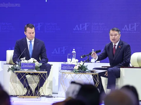 Toàn cảnh đối thoại của Thủ tướng tại Diễn đàn Kinh tế Mùa thu: Thế giới càng bất định, Việt Nam càng phải chủ động về chiến lược